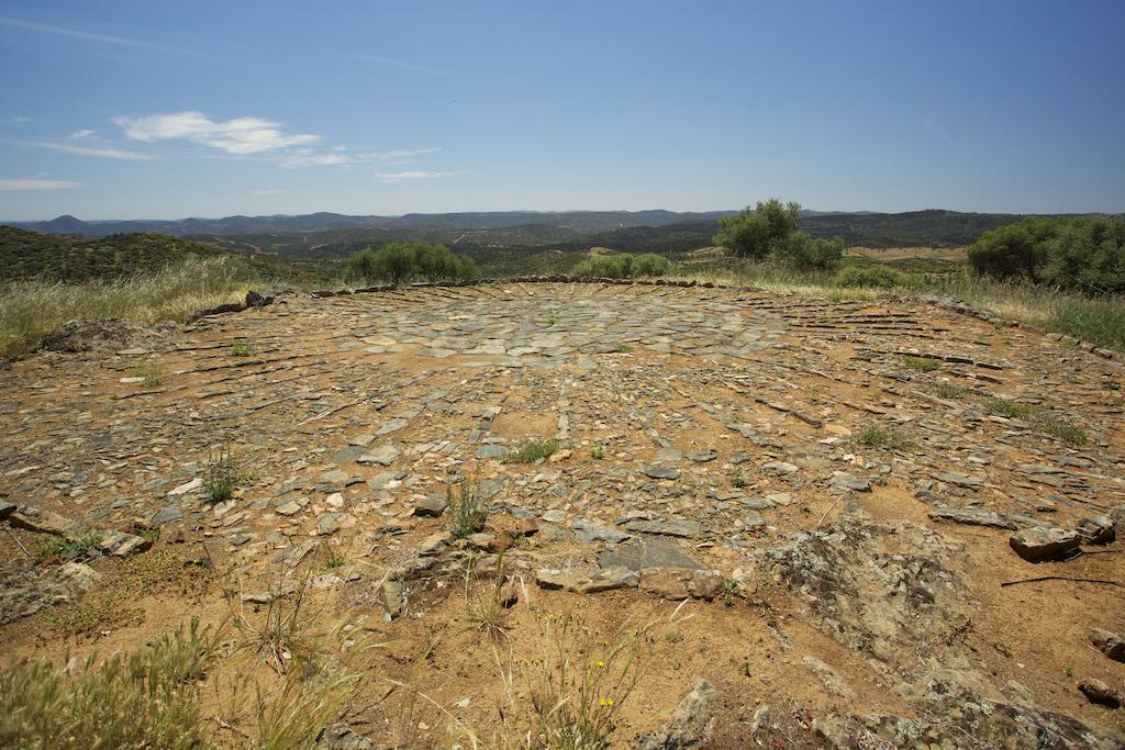 Las Tobas Higuera De La Sierra  Exterior photo